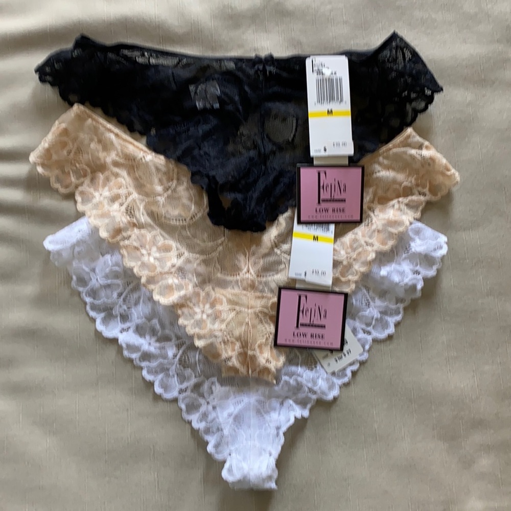 NWT low rise thongs